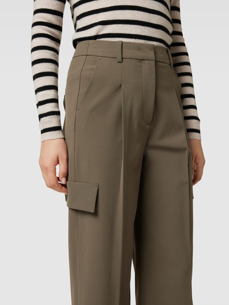 Stoffhose mit Cargotaschen in khaki