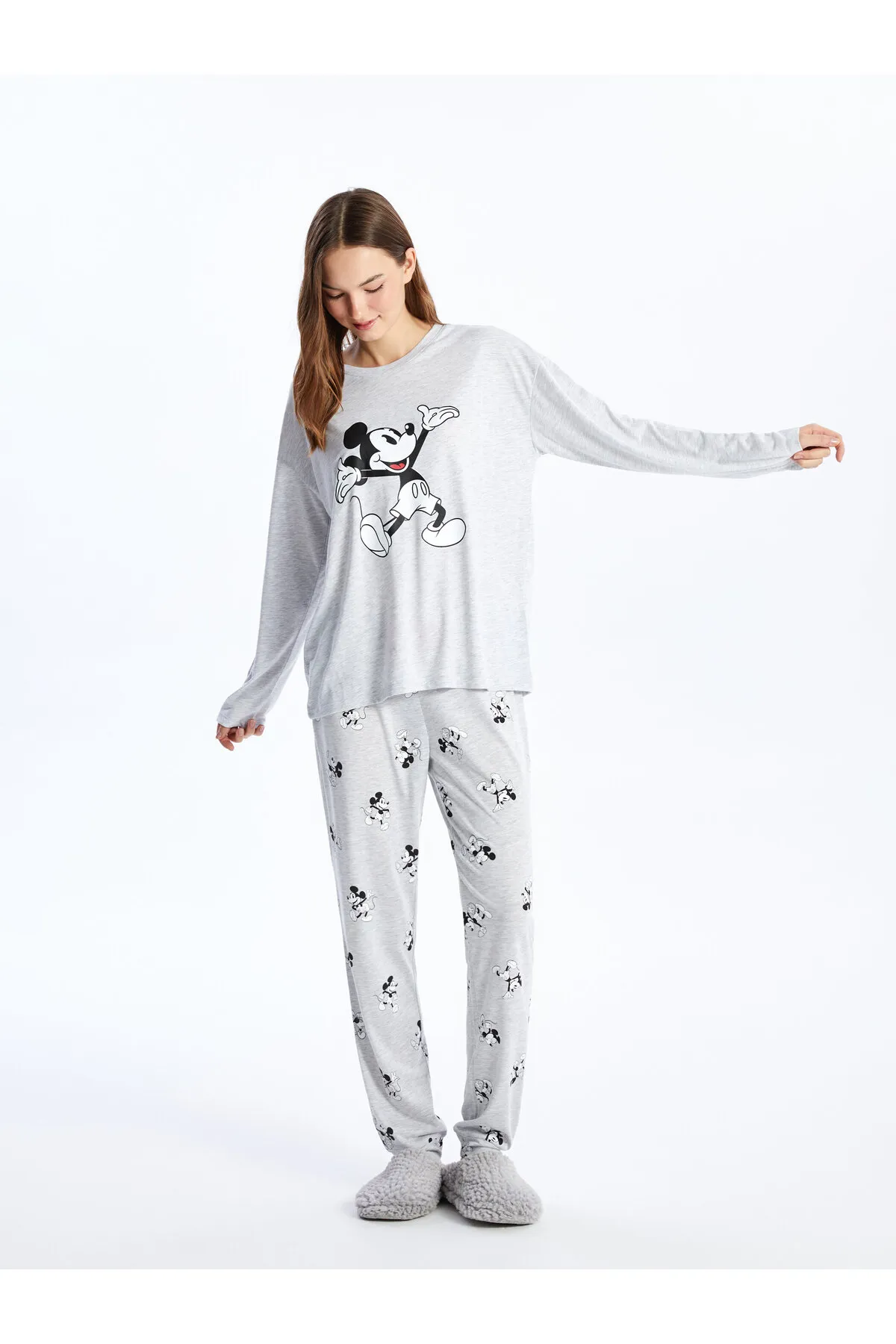 LC Waikiki  Langärmliges Damen-Pyjama-Set mit Rundhalsausschnitt und Mickey-Mouse-Aufdruck
