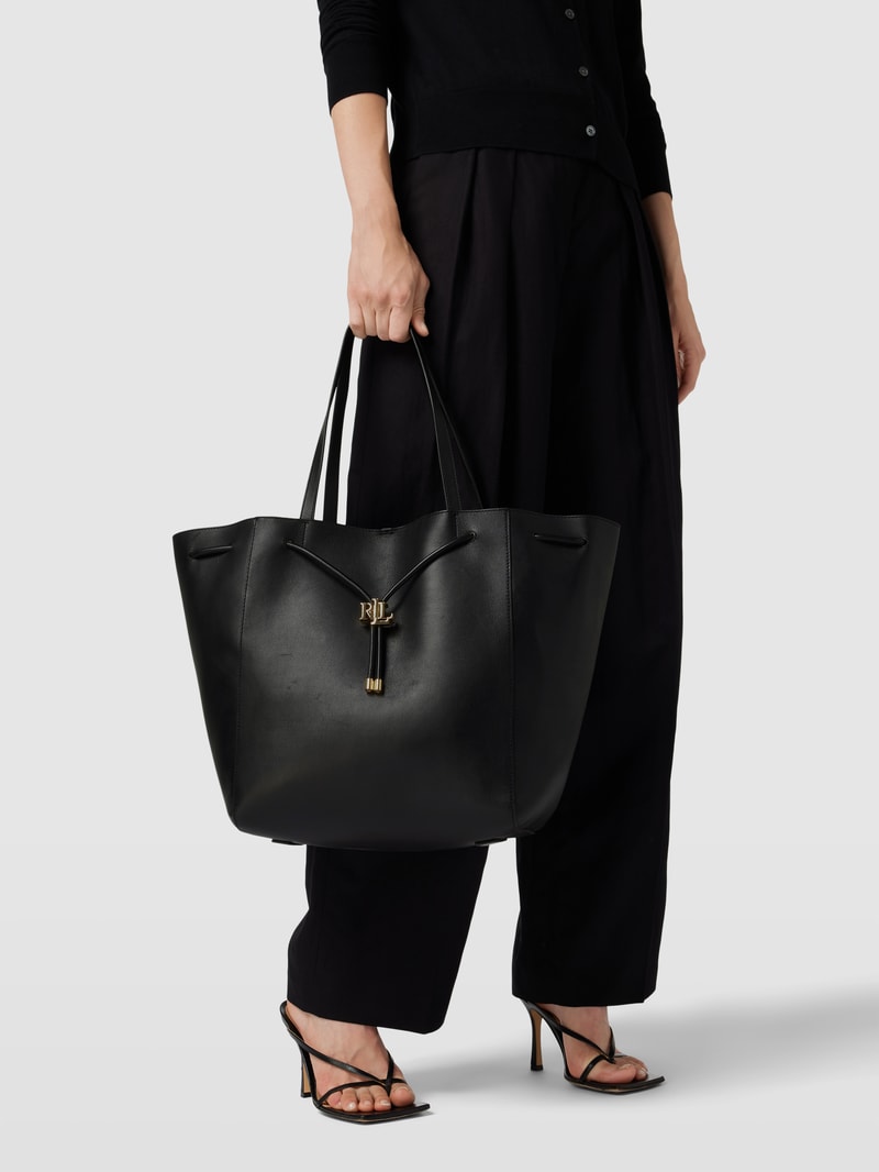 Shopper mit Label-Detail in schwarz