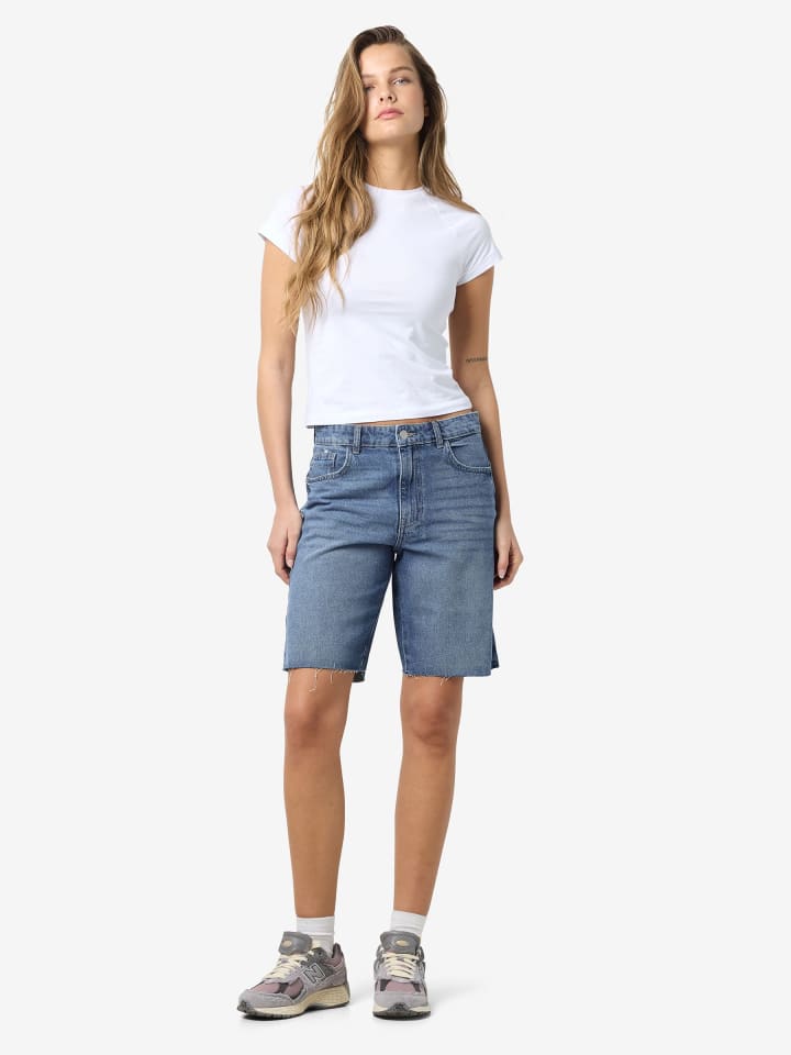 Noisy may Denim Bermuda Jeansshorts mit Fransensaum in Blau-3 günstig kaufen