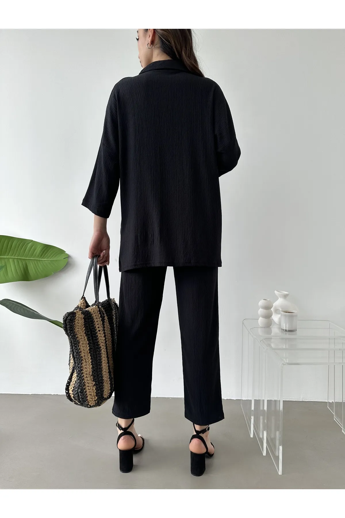 BEJNA  Schwarzes Damen-Doppel-Set mit Rollkragenoberteil und Hose