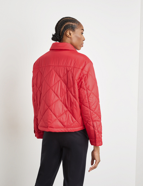 Kurze Pufferjacke mit Tunnelband und aufgesetzten Taschen