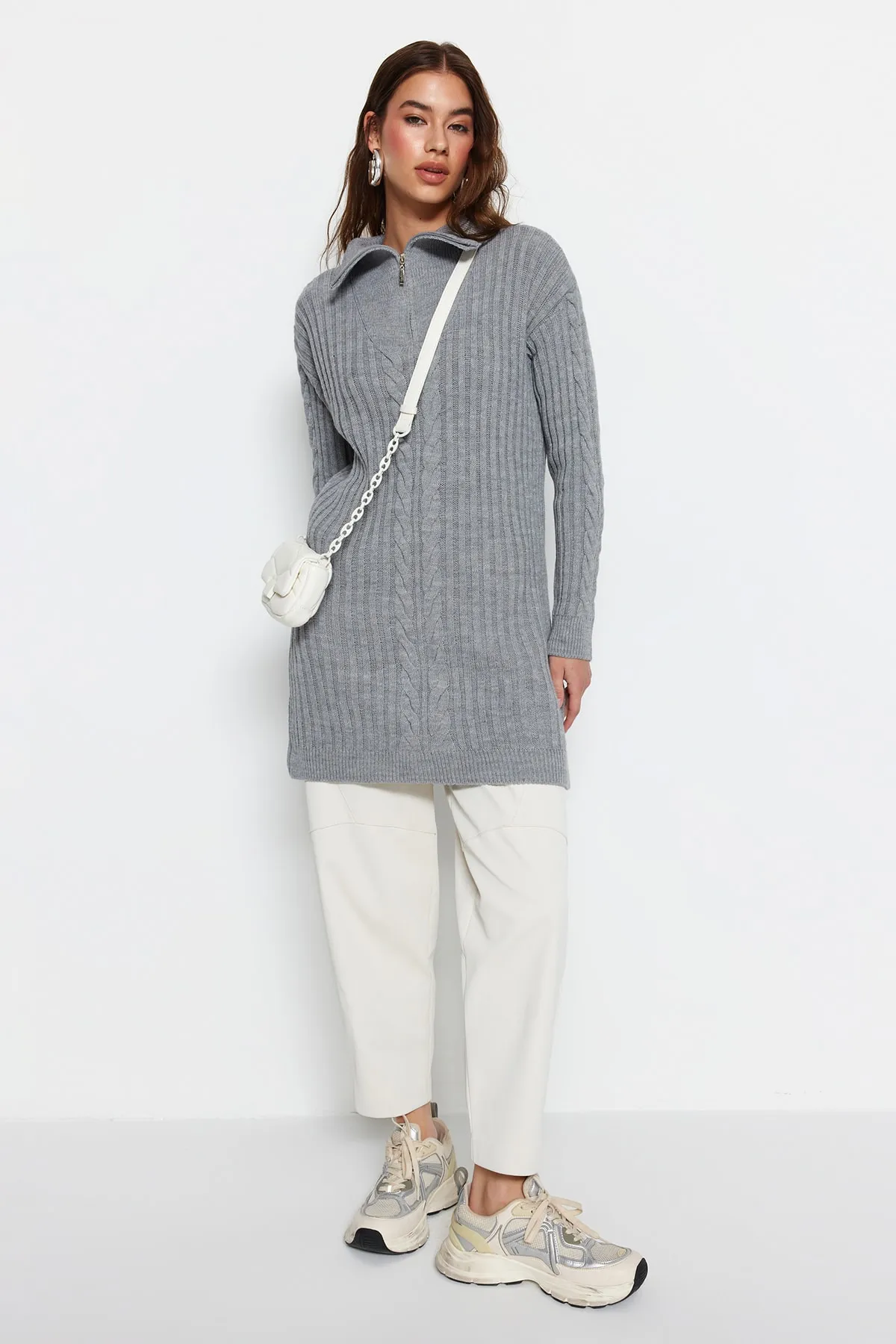 Trendyol Modest  Grauer Thessaloniki-Strickpullover mit Reißverschluss TCTAW23AK00017
