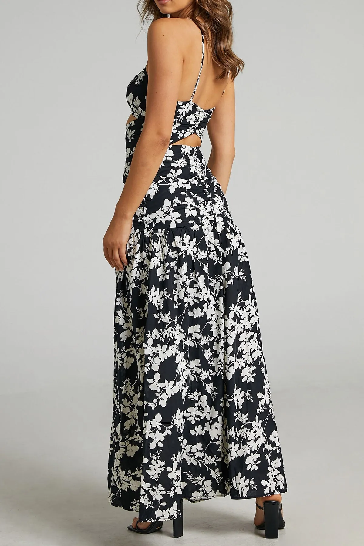 Madmext  Schwarzes, langes, gemustertes, tief ausgeschnittenes Damenkleid Mg1420