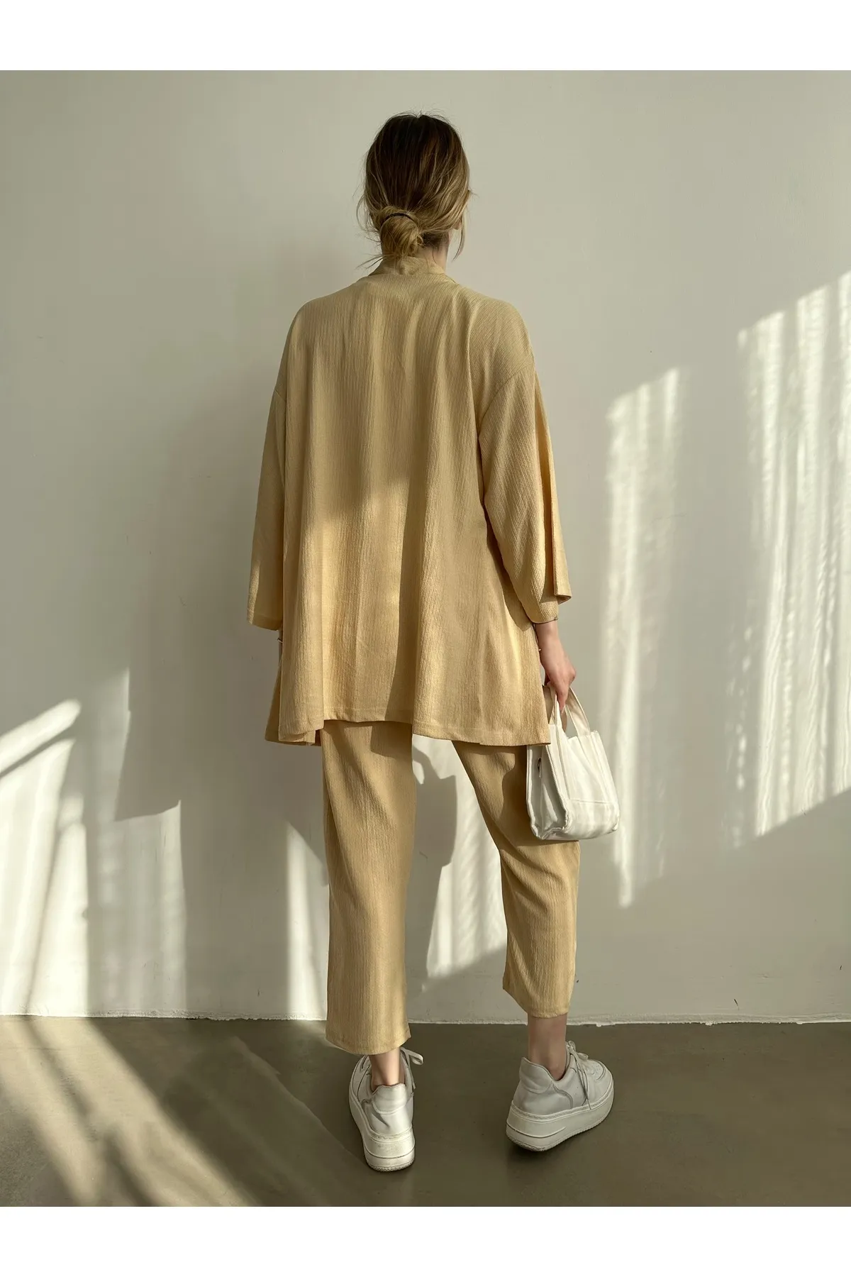 BEJNA  Beigefarbenes Kimono-Hosen-Strickset für Damen