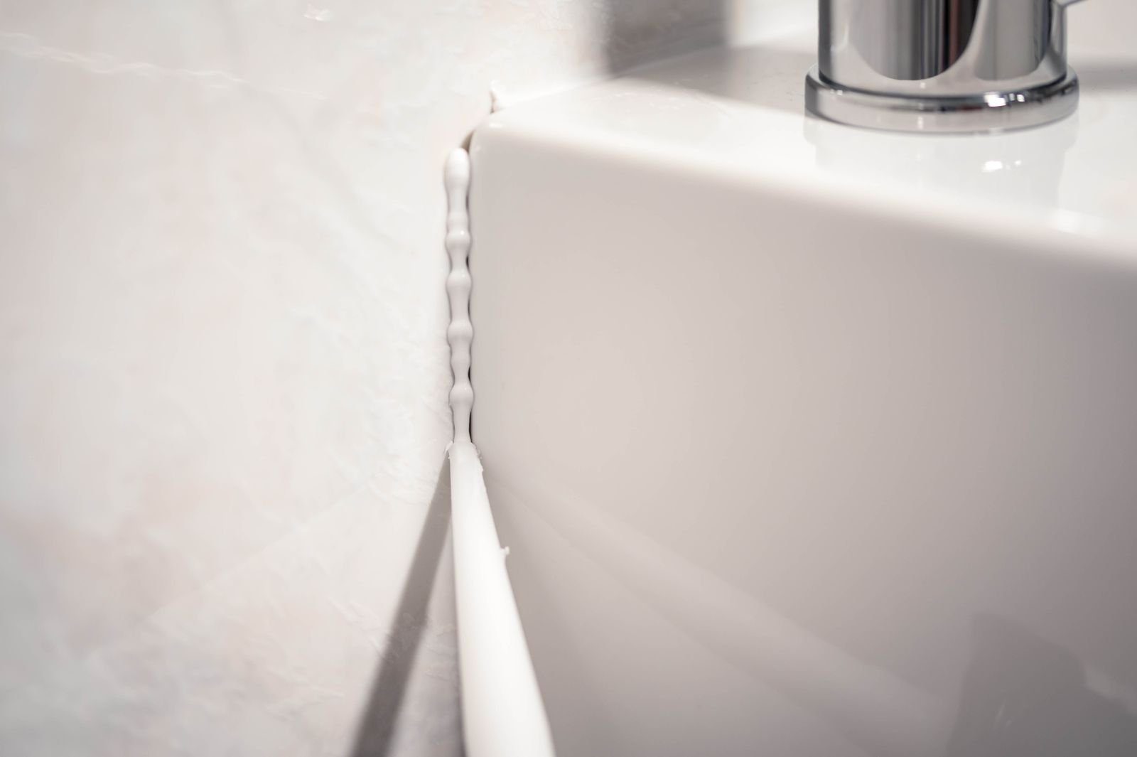 Hausa Silikon schimmelresistent, Sanitär Silikon HS100, Kartusche 310 ml, (Dichtmasse Fuge, 1-tlg., Verfugen Bad Dusche Küche acetatvernetzend), antischimmel Sanitär Silikon zum Abdichten