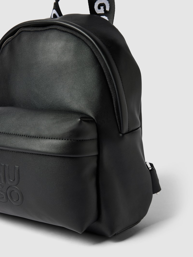 Rucksack mit Label-Prägung Modell 'Bel' in black