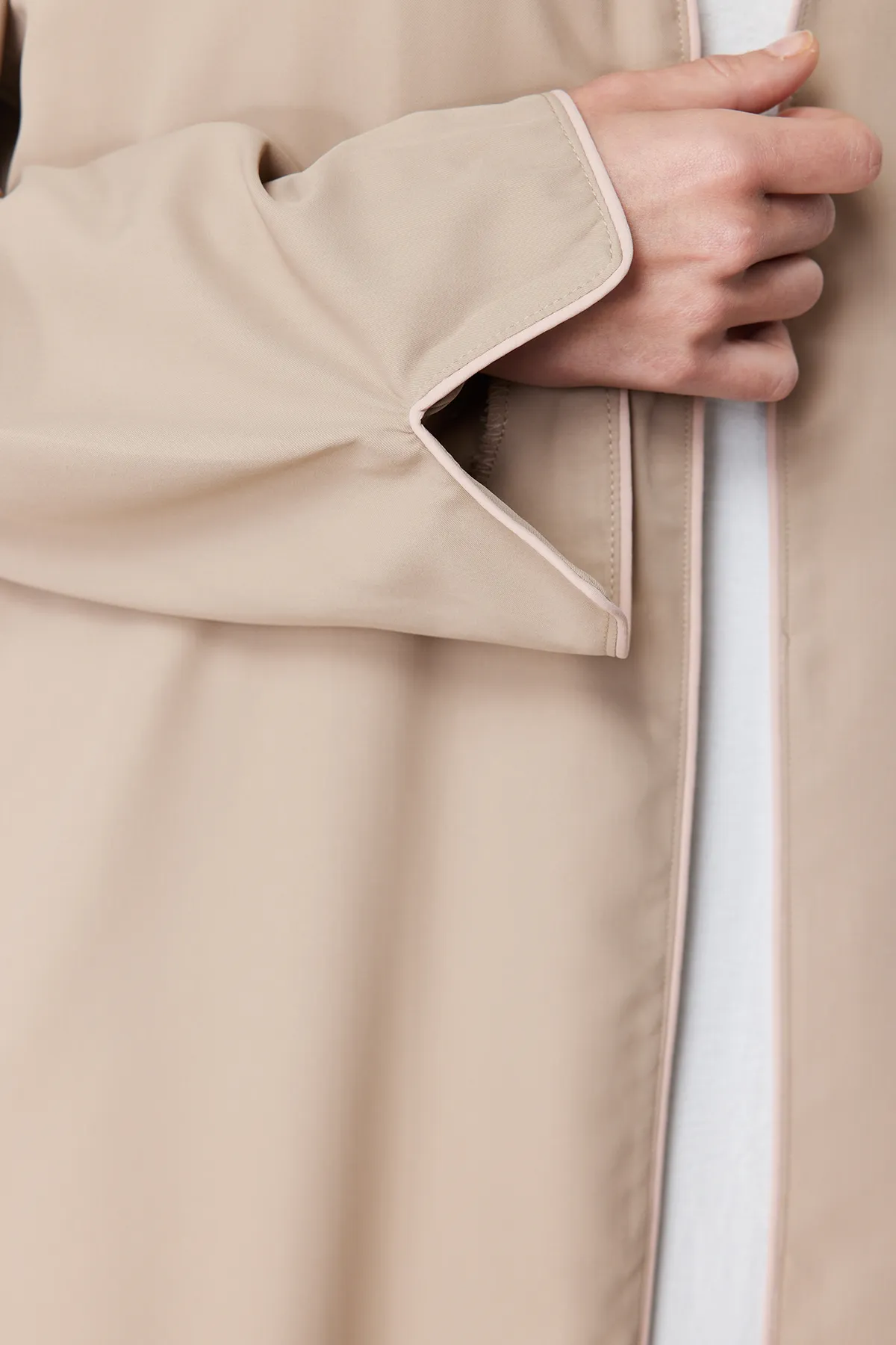 Trendyol Modest  Lange gewebte Aerobin-Kappe mit Steinpaspelierung & Ferace & Abaya TCTSS24KF00012
