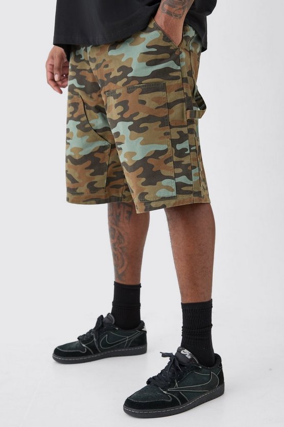 Plus Camouflage Twill Cargo-Shorts