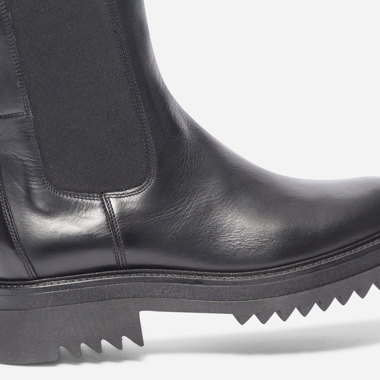 Chelsea boots TEXTO noir en cuir éco-conçu à semelle crantée