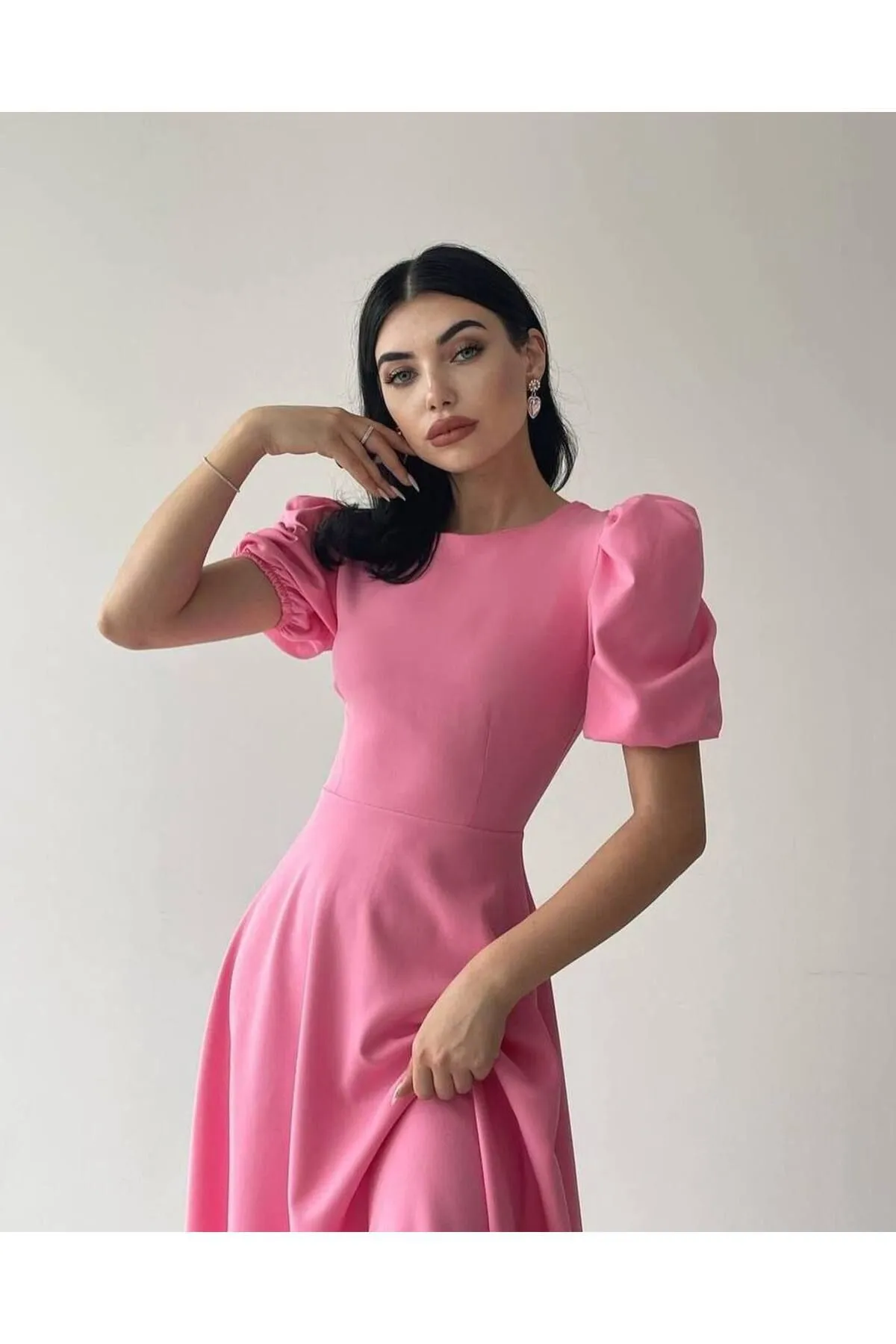 SONREİR  MIDIKLEID MIT WASSERMELONEN-ÄRMELENDETAIL