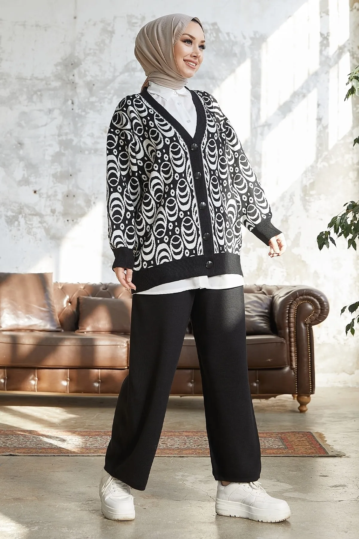 InStyle  Amira gemusterter Strick-Doppelanzug – Schwarz