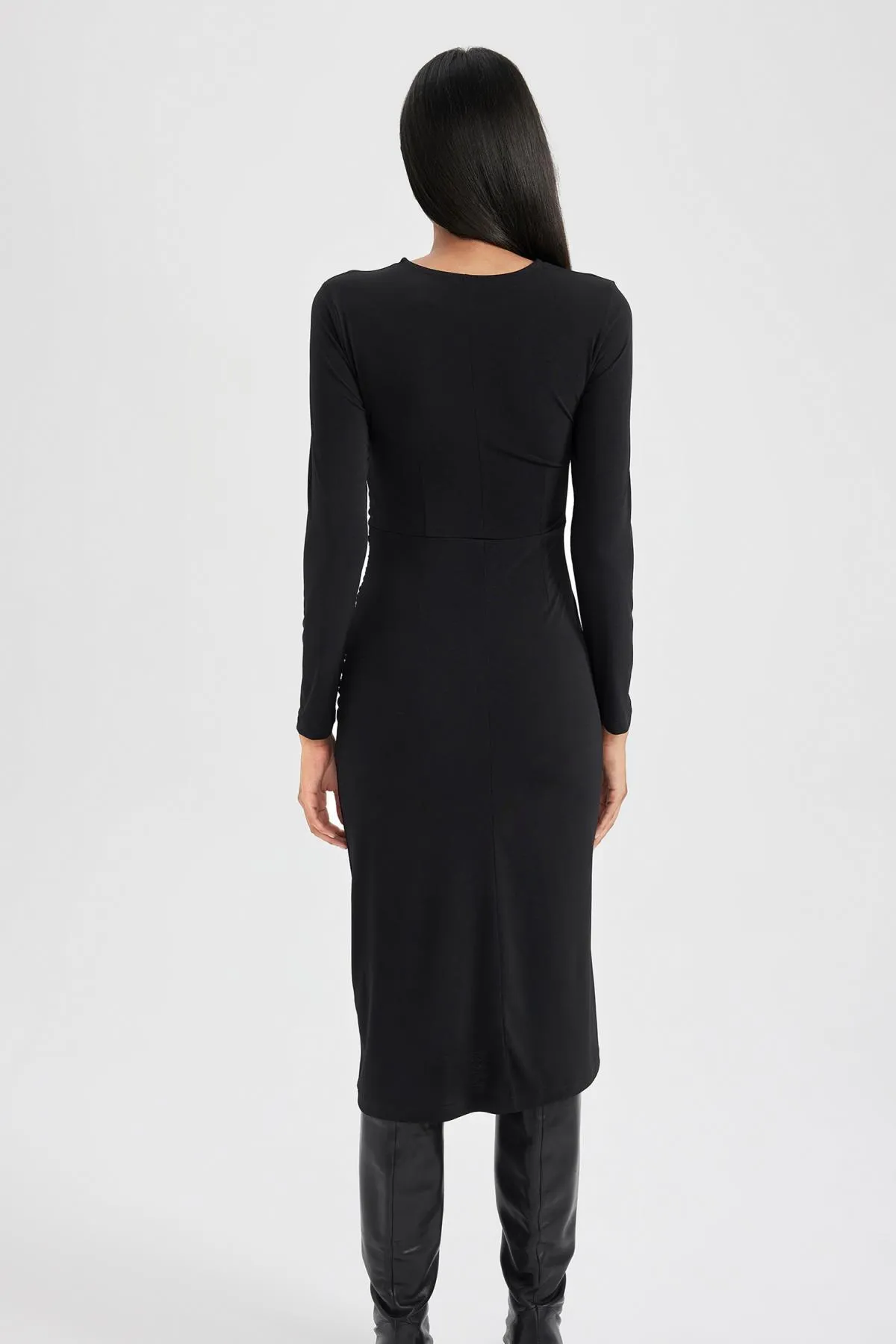 DeFacto  Figurbetontes Midi-Langarmkleid mit Rundhalsausschnitt B1819ax23au