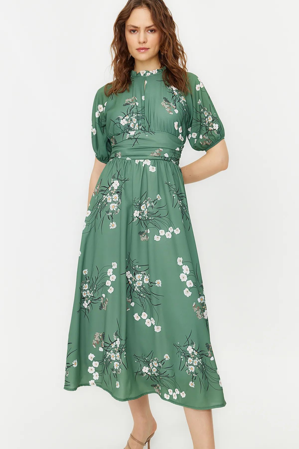 Trendyol Modest  Grünes langes Blumenkleid mit Ballonärmeln TCTSS24EB00008