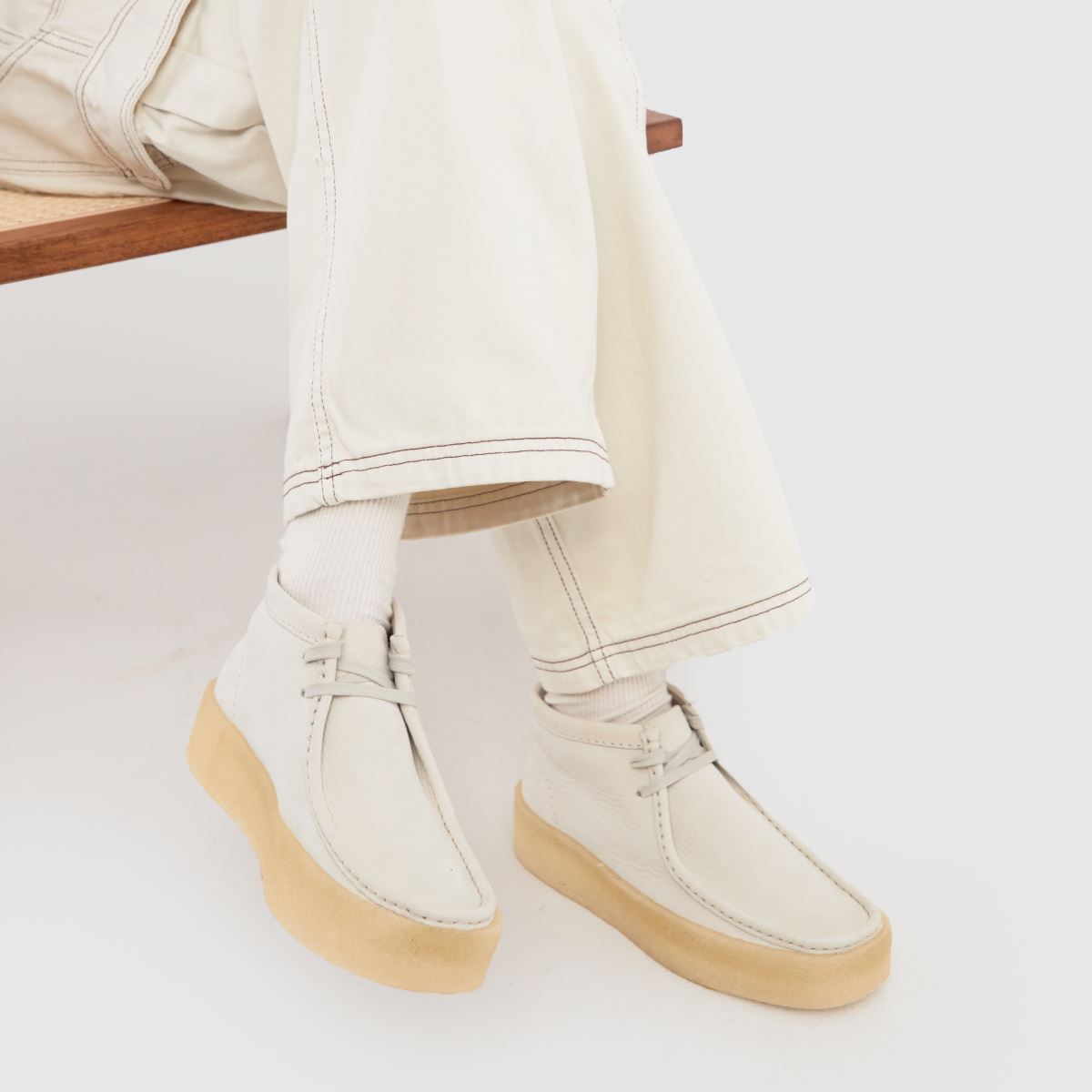 Clarks Originals – Wallabee – Vita stövlar med kupmönster