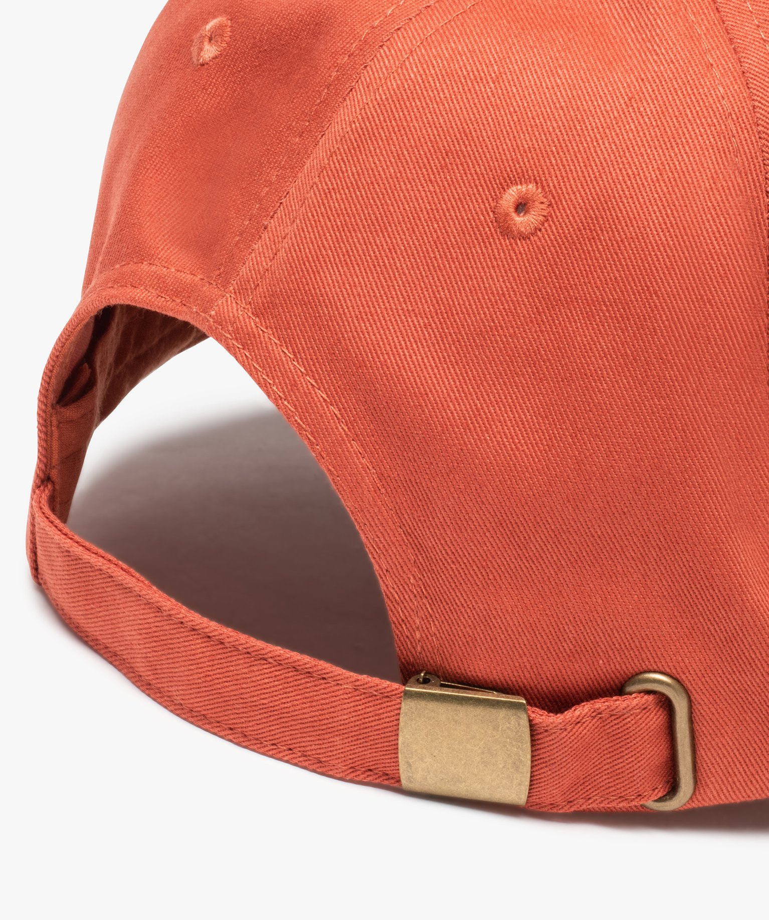 Casquette homme unie avec petit patch rouge | GEMO