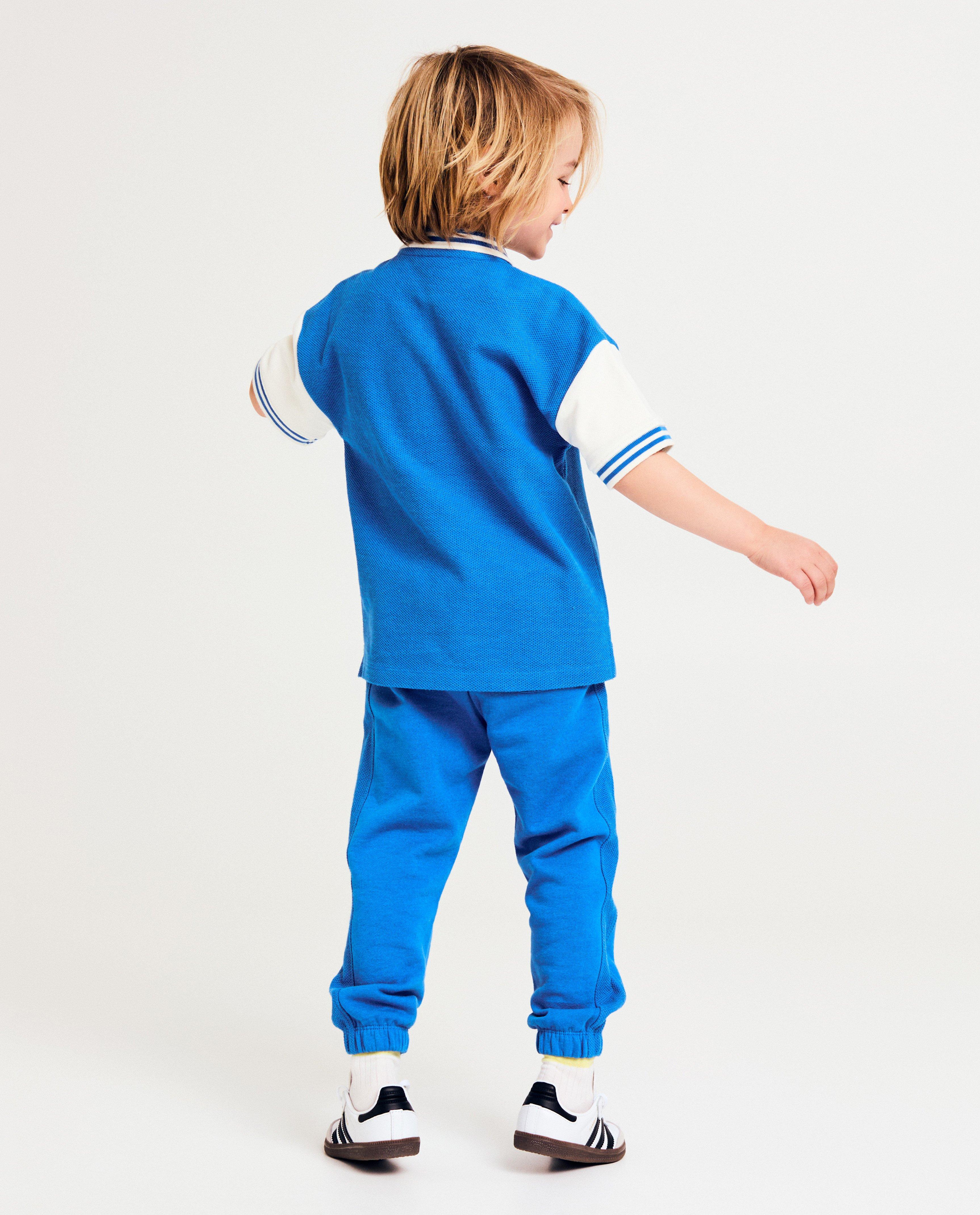 Kidz Nation póló élénkkék színblokkal