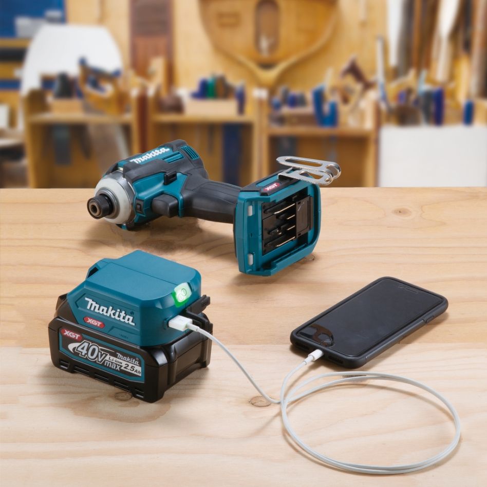 Príslušenstvo Makita ADP001G USB adaptér 40V Max XGT