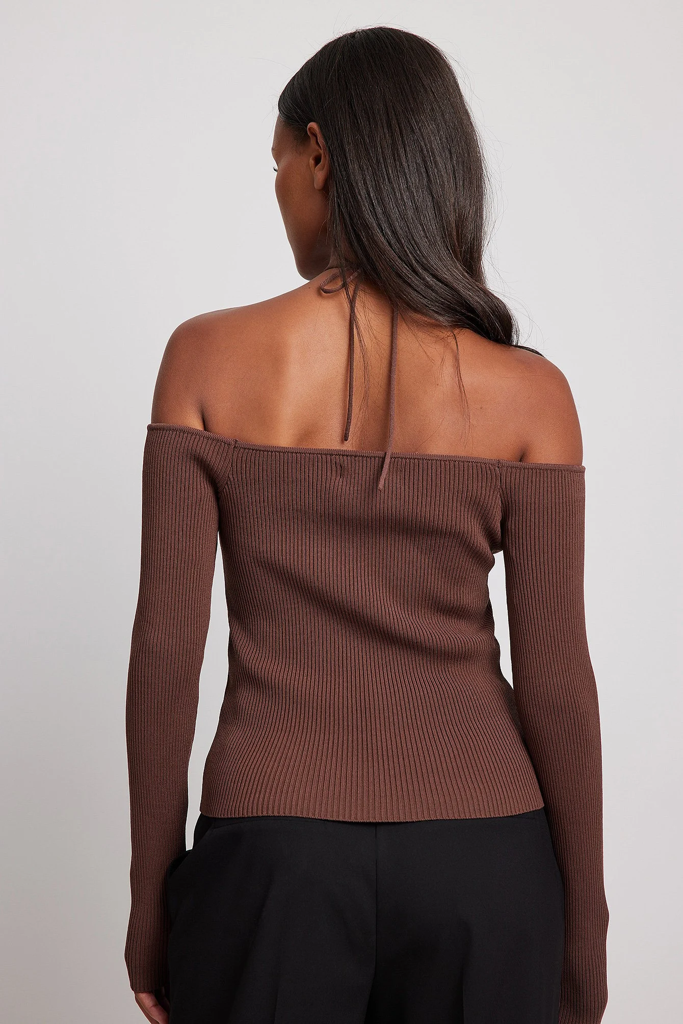 Fein gestricktes Top mit cut out Details