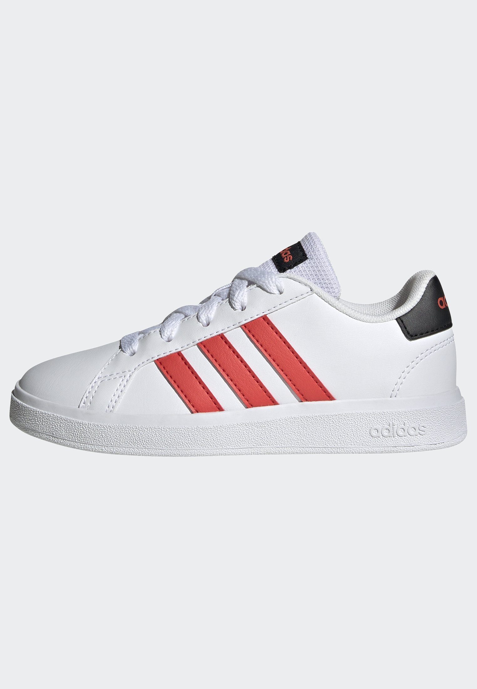 adidas Sportswear GRAND COURT LIFESTYLE TENNIS LACE-UP Sneaker Design auf den Spuren des adidas Superstar