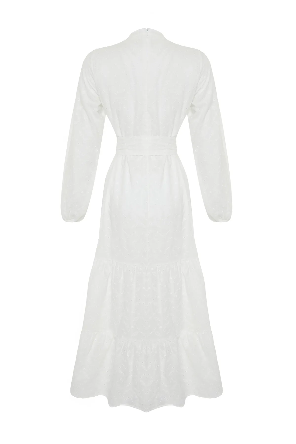 Trendyol Modest  Weißes, gewebtes Kleid mit Stehkragen, Stickerei und Spitzenfutter TCTSS24EB00053