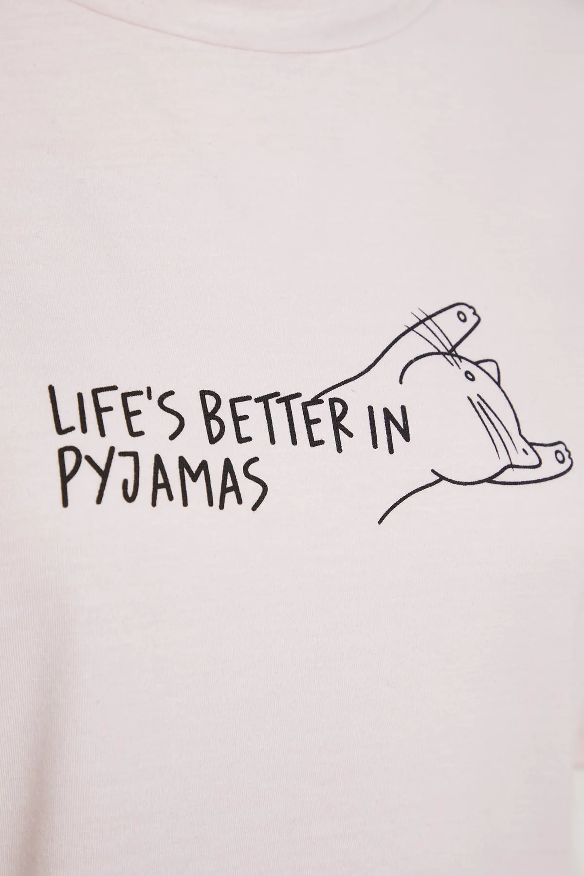 Trendyol Collection  Gestricktes Pyjama-Set mit T-Shirt-Shorts und gestrickten Baumwoll-T-Shirts mit gestreiftem Slogan in Puderfarbe THMSS23PT00228