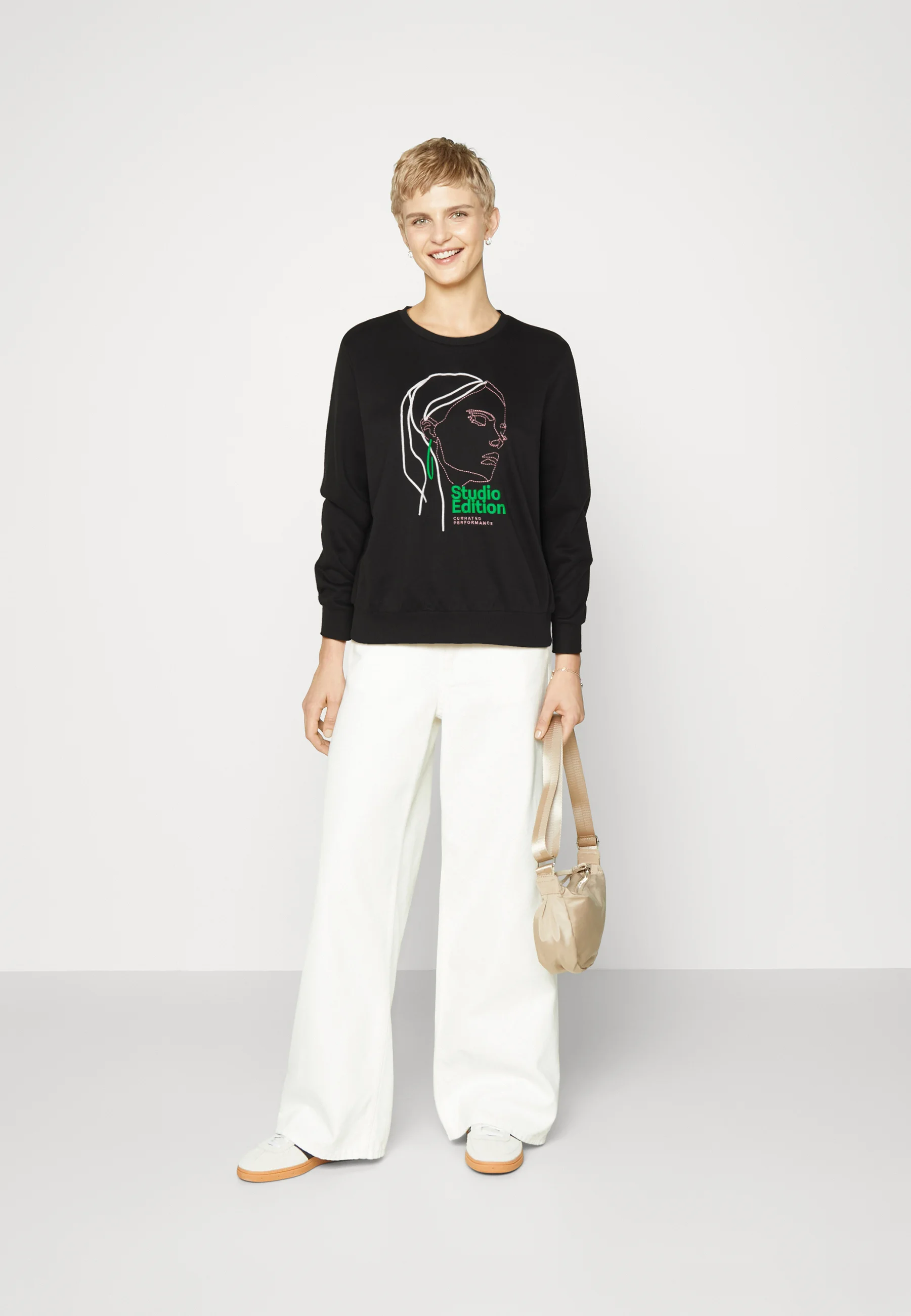 SOLO ONLOLISA CARA O CUELLO - Sudadera