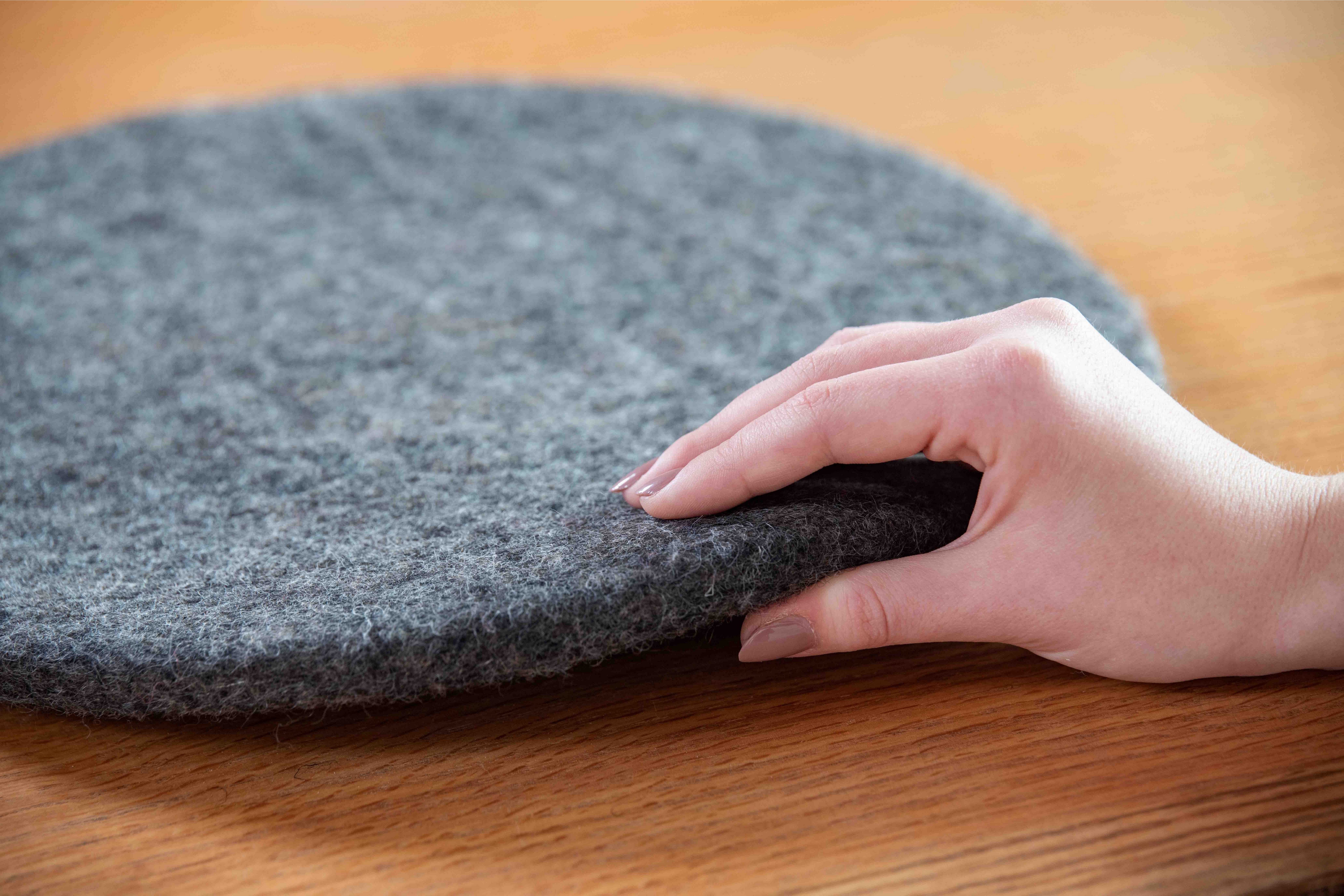 naturling Stuhlkissen Filz Sitzkissen rund 35cm, aus 100% Schurwolle