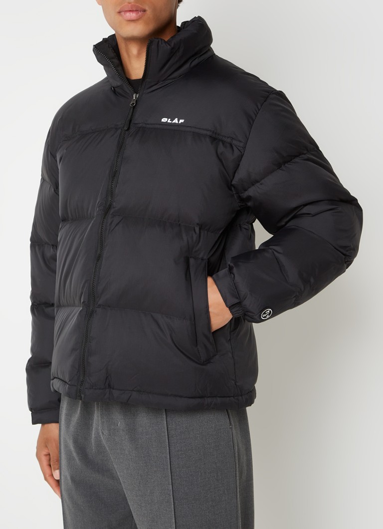 Jaqueta puffer OLAF com enchimento de plumas e capuz embutido.