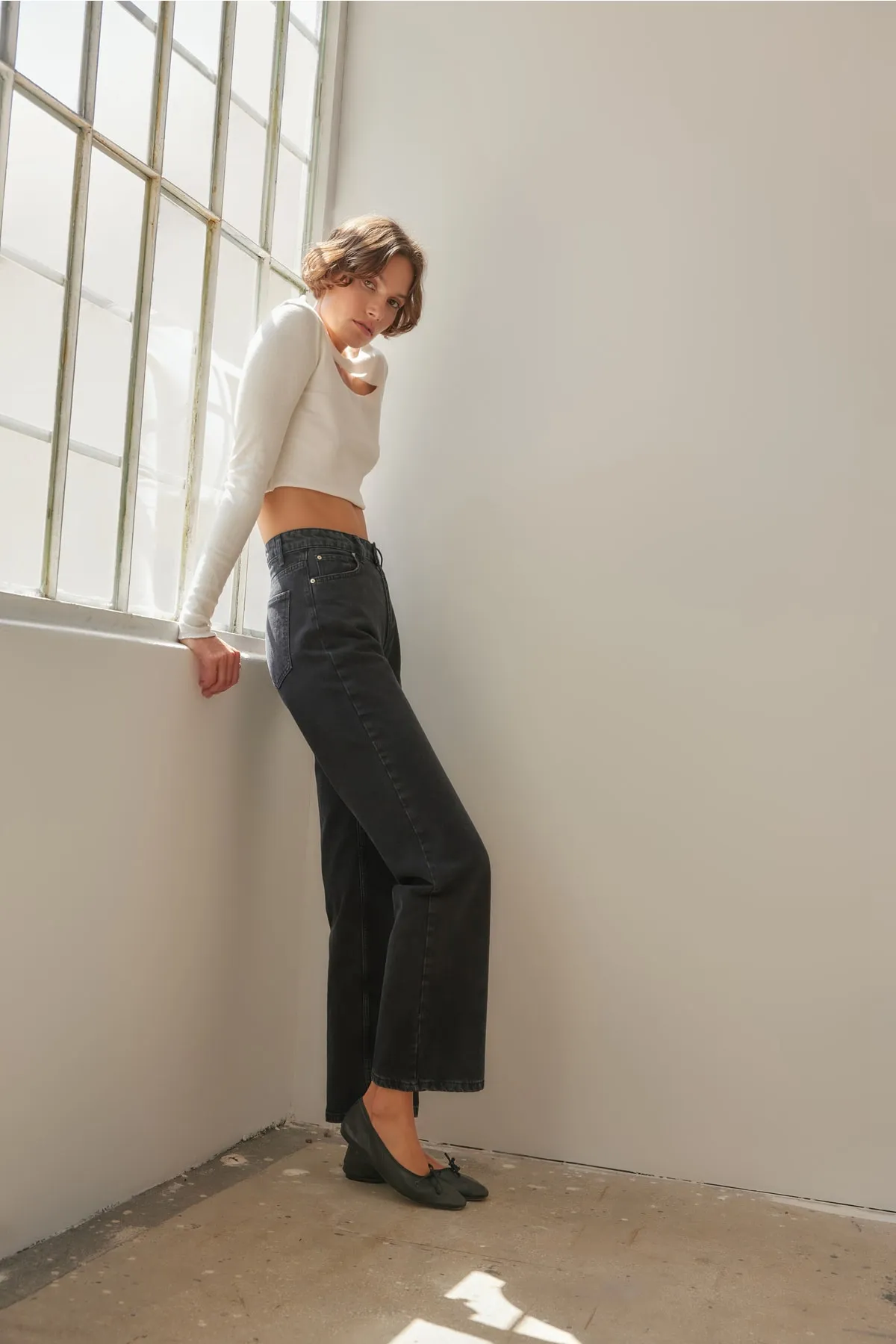 Trendyol Collection  Schwarz Nachhaltiger, weites Bein mit hoher Taille TWOAW23JE00388