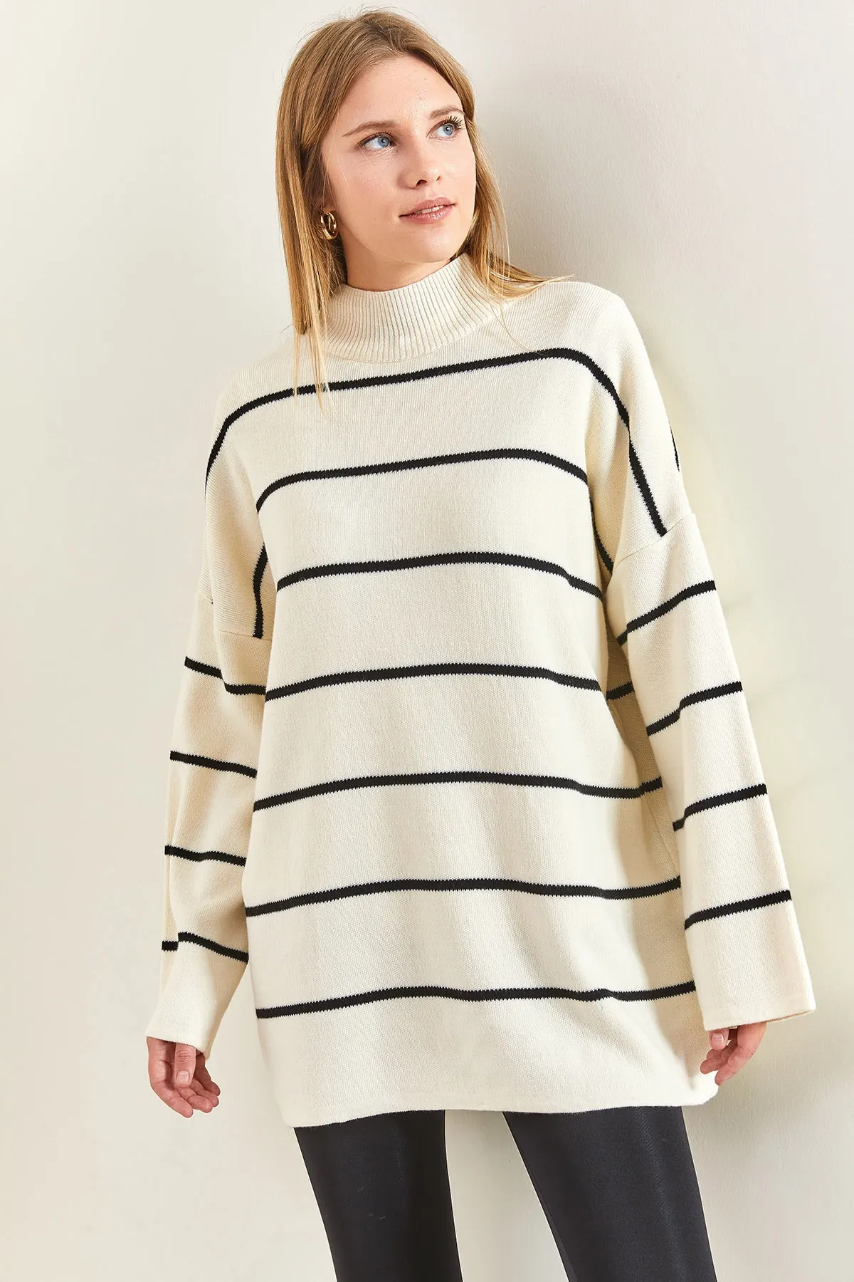 Bianco Lucci  Gestreifter Oversize-Strickpullover für Damen mit Rollkragen