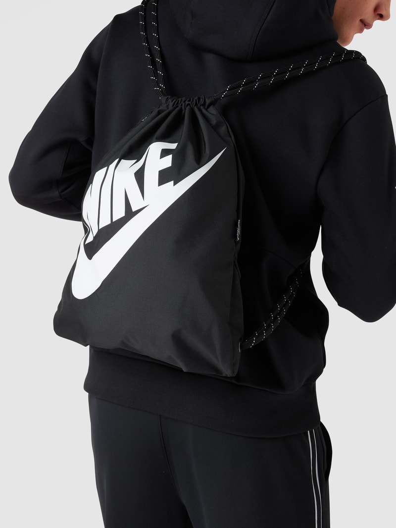 Rucksack mit Label-Print in schwarz