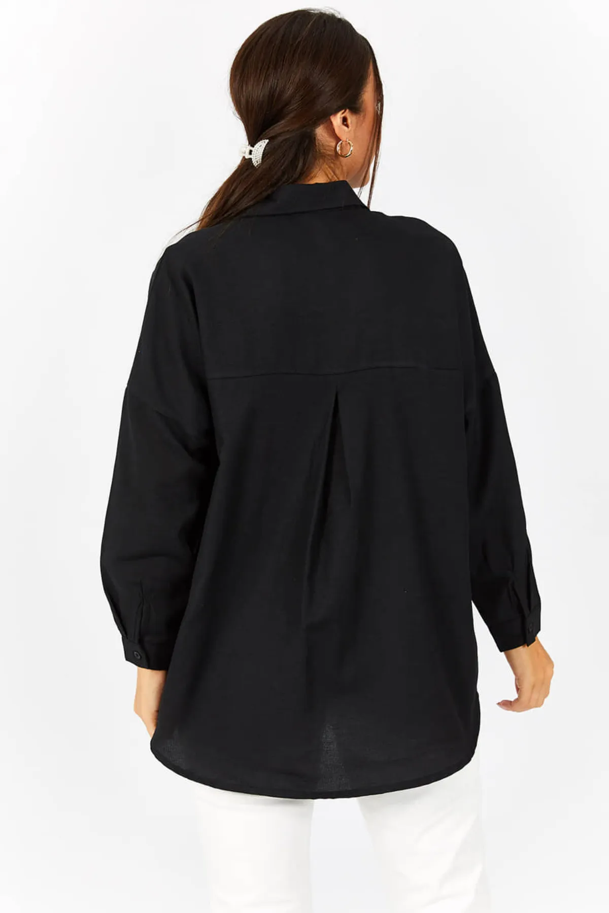 armonika  Schwarzes, langes Basic-Hemd in Übergröße für Damen ARM-22Y001118