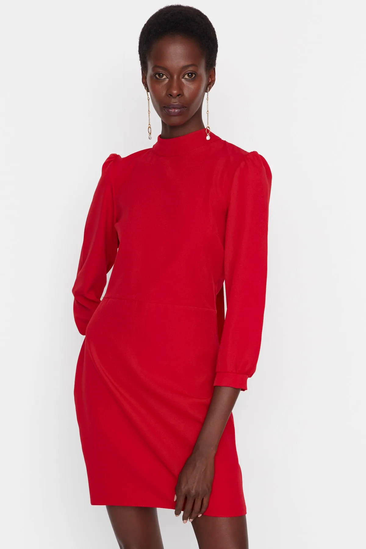 Trendyol Collection  Rotes Mini-Webkleid mit Wickelkragen und Stehkragen TWOAW20EL1691
