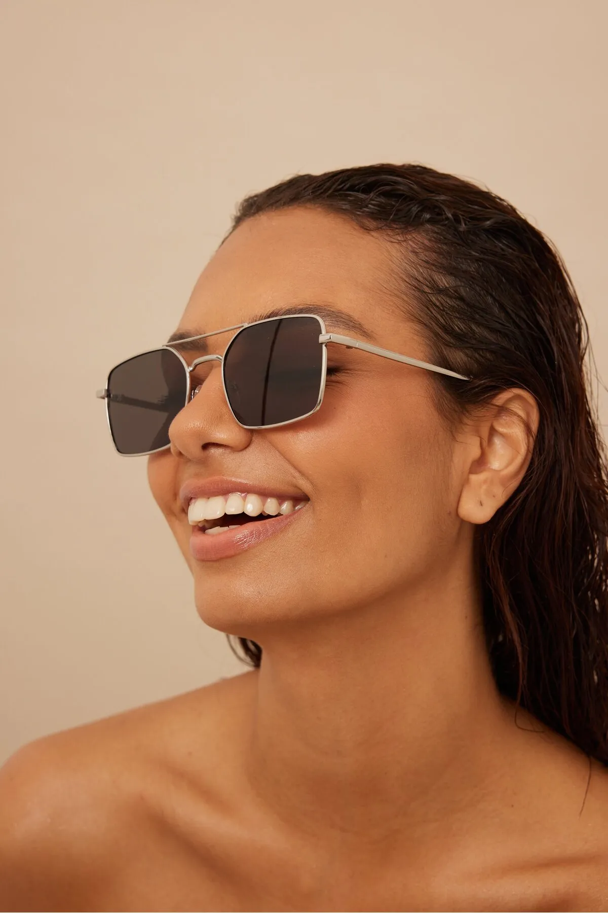 NA-KD  Sonnenbrille mit breitem Drahtgestell