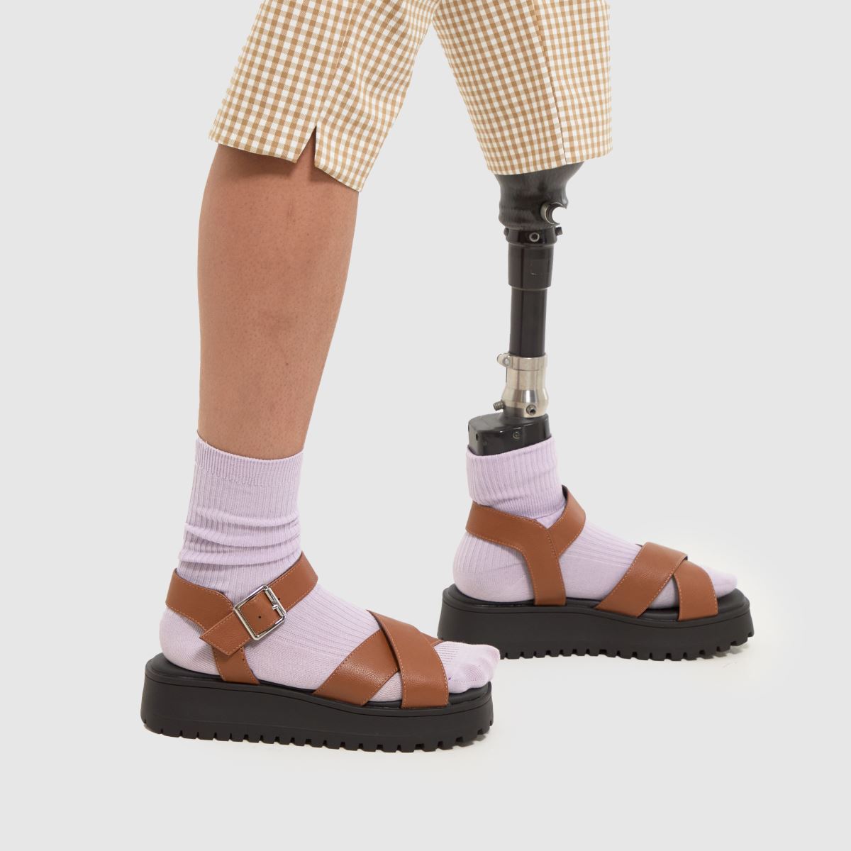 Schuh Wide Fit Tera szandál barna színben