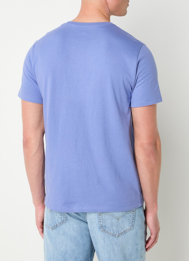 Camiseta Levi's com bordado do logotipo