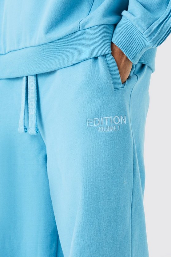 Jogginghose mit extrem weitem Bein