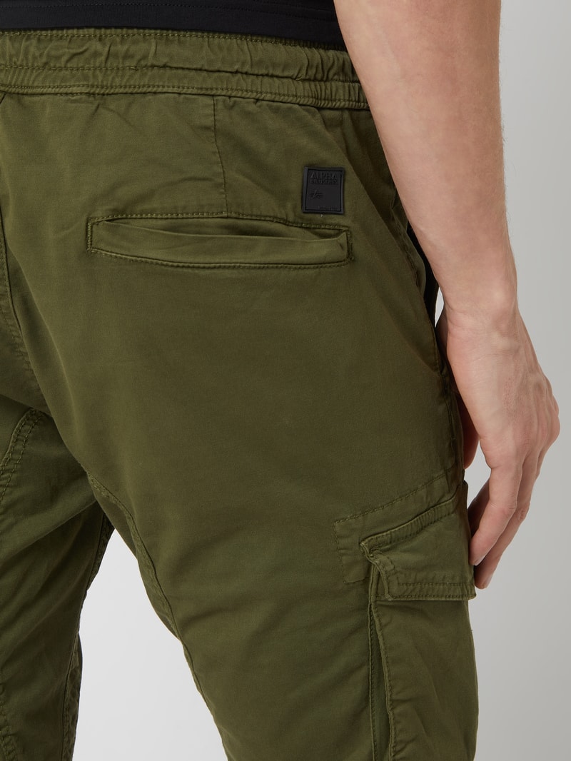 Cargohose mit Label-Details Modell 'Twill' in olivgrün