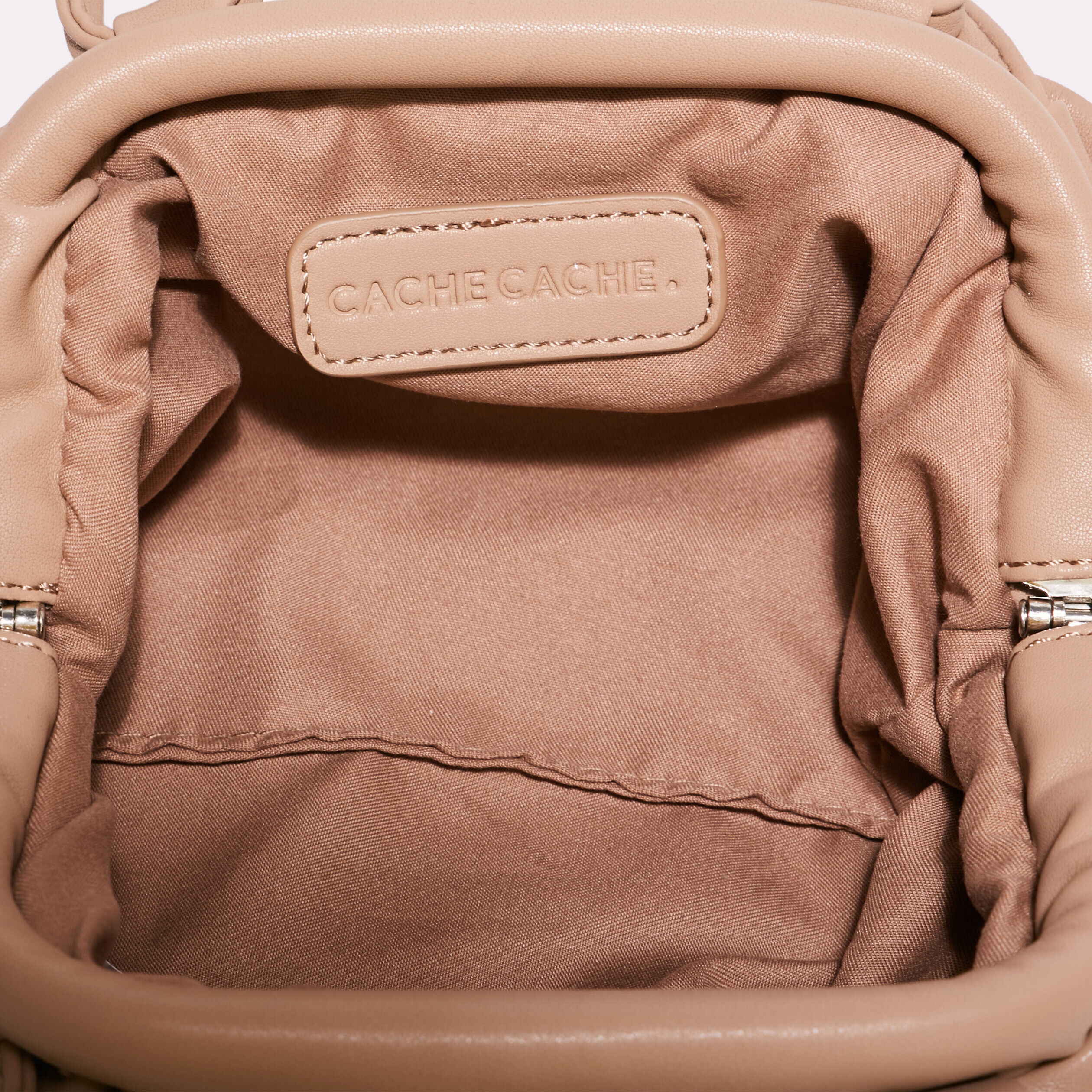 Sac arrondi à clapet beige femme | Cache Cache