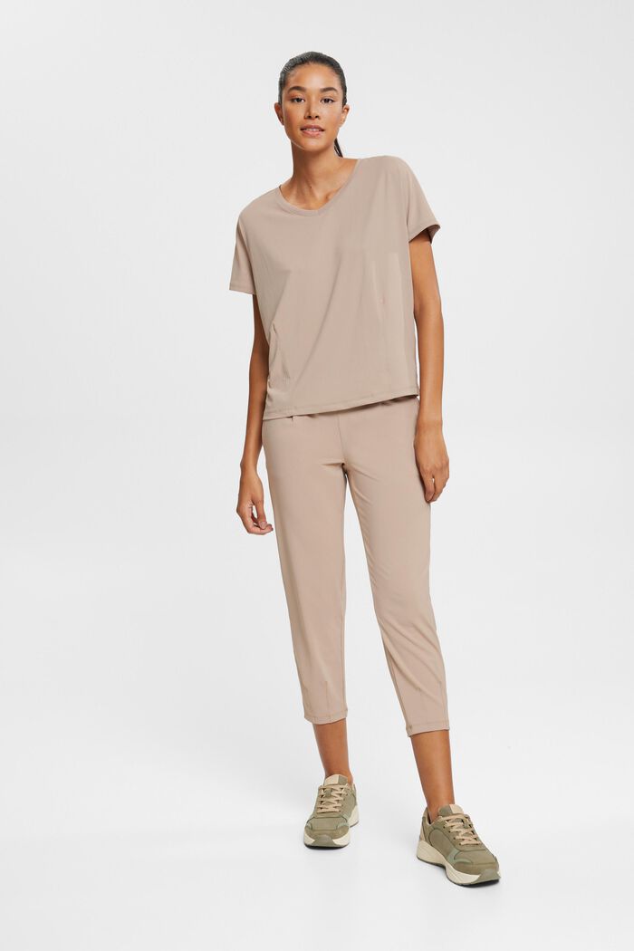 Active-T-Shirt mit V-Ausschnitt und E-DRY