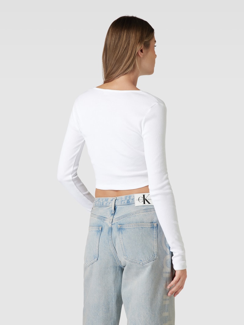 Cropped Longsleeve mit Label-Patch in weiss