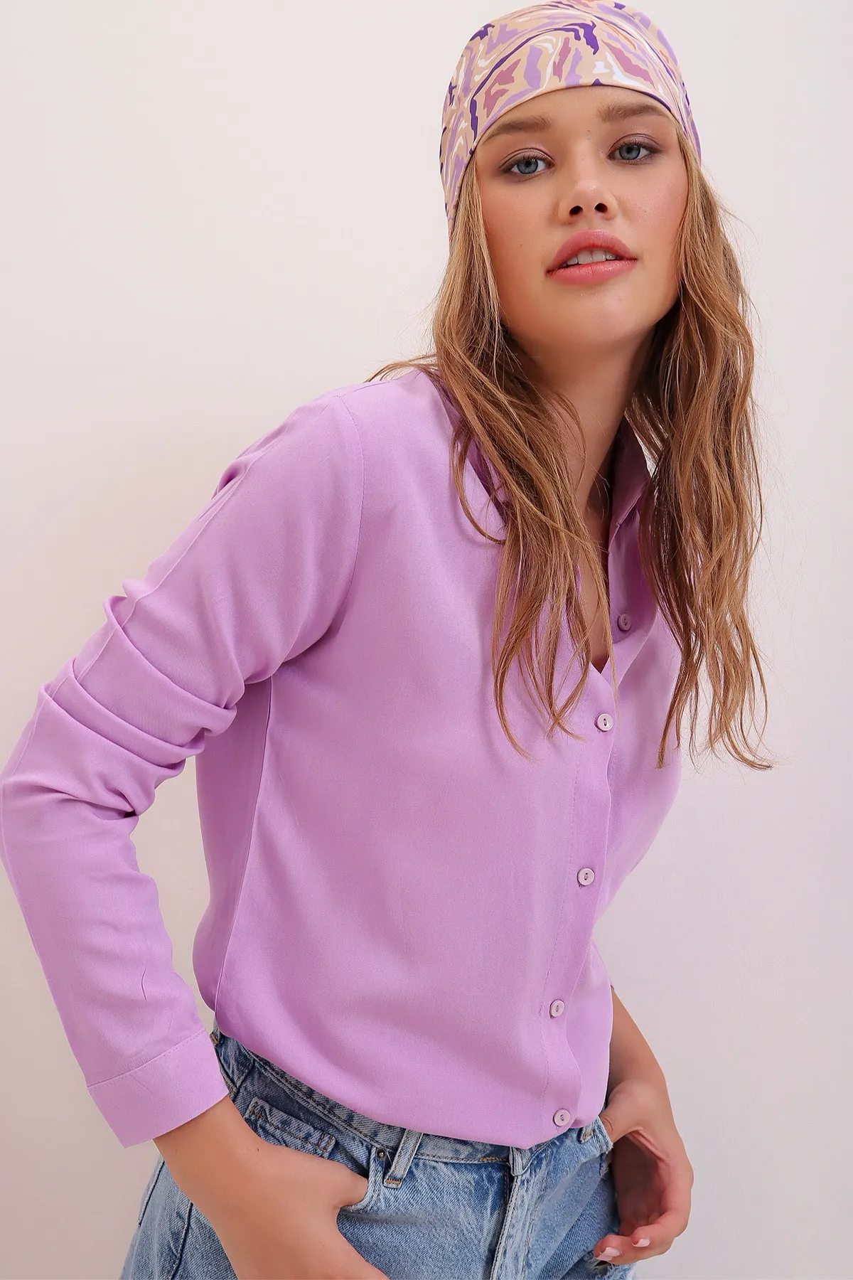 Trend Alaçatı Stili  Lilafarbenes Basic-Webhemd für Damen ALC-X5442