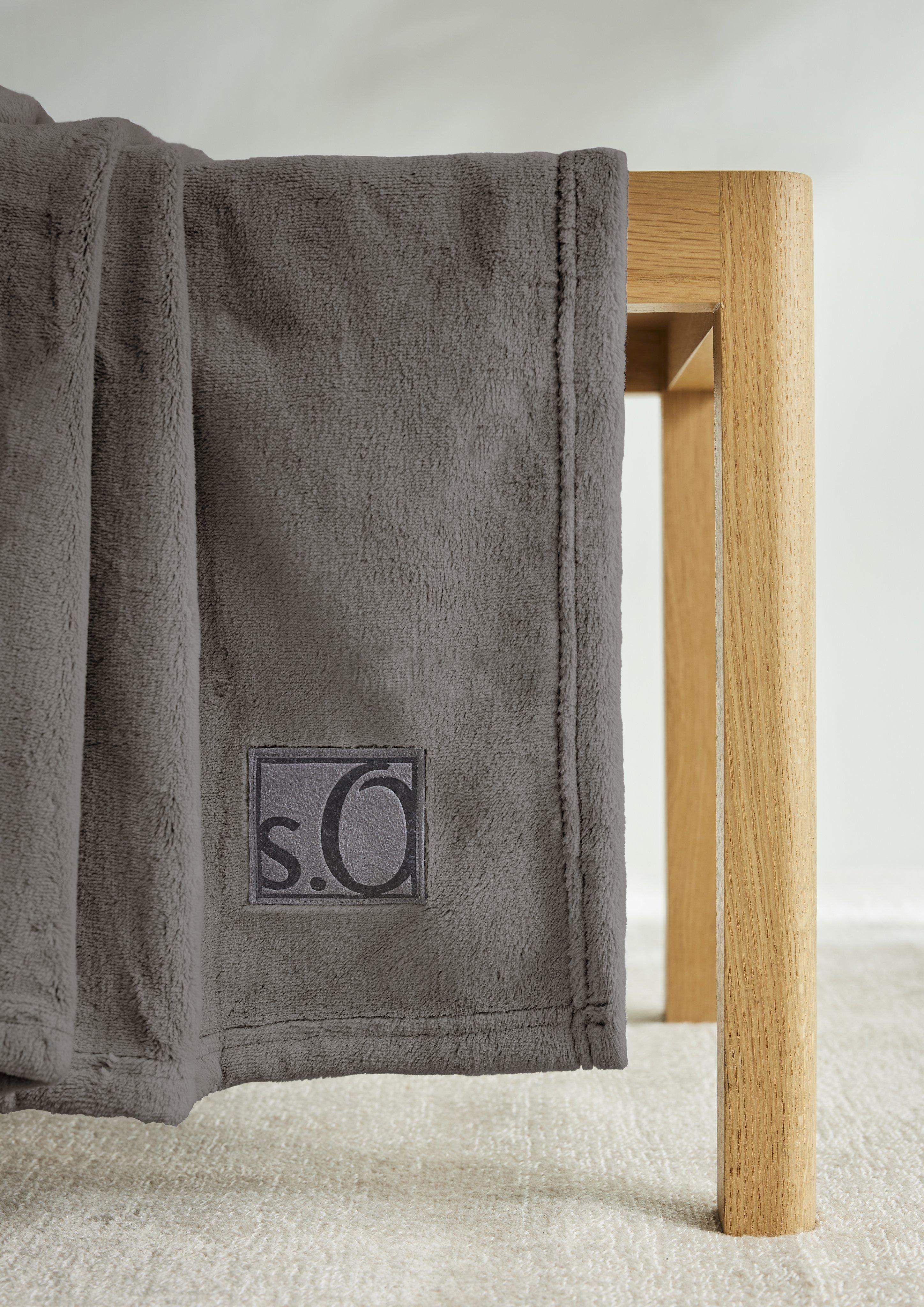 Weiche Decke mit Logo-Detail  6008754-380
