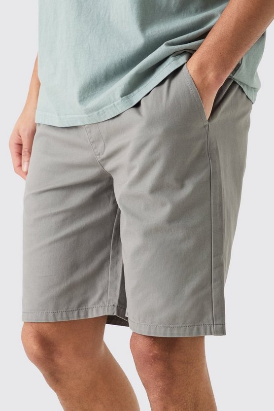 Lockere graue Shorts mit elastischem Bund