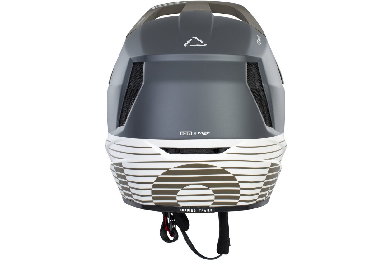 ION Scrub Amp