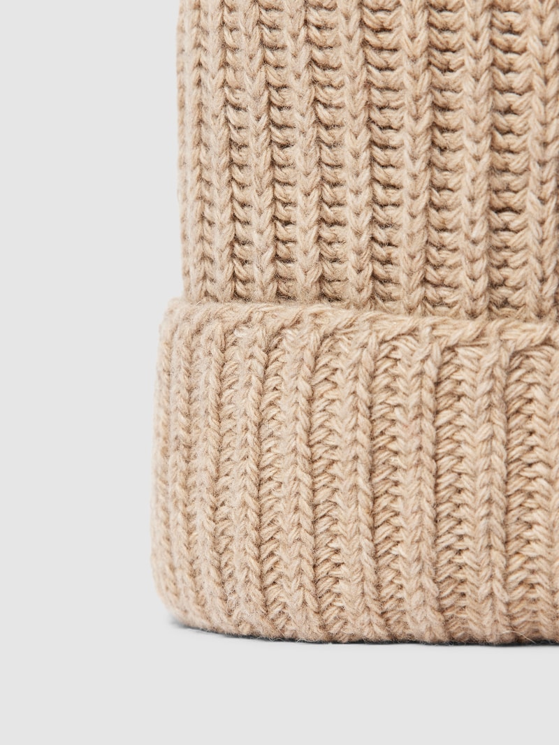 Beanie in Ripp-Optik Modell 'Carlo' in camel