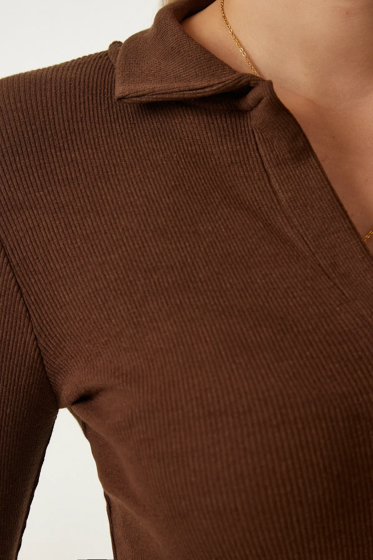 Happiness İstanbul  Braune Damen-Strickbluse mit Polokragen GT00111