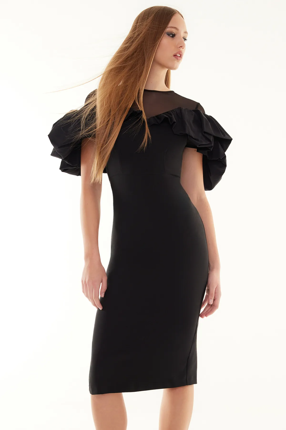 Trendyol Collection  Schwarzes, körperbetontes, gewebtes Kragen-detailliertes, elegantes Abendkleid TPRSS24EL00110
