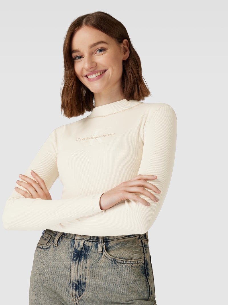 Longsleeve mit Label- und Logo-Stitching Modell 'HERO' in ecru